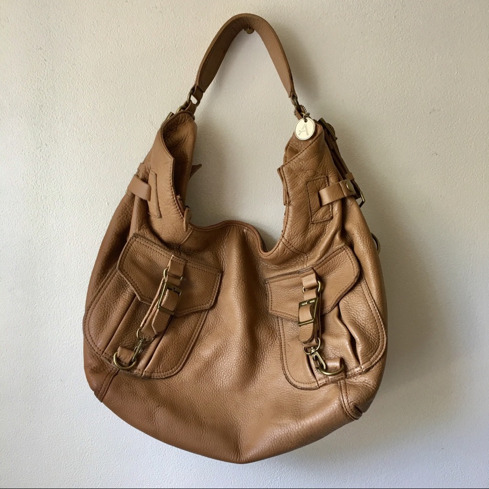 Aerosols - Genuine leather nude shoulder bag